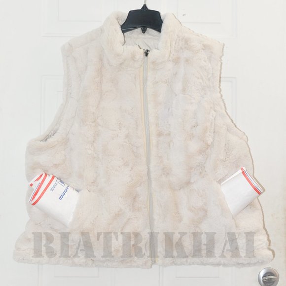 IVORY NWT Quilted Faux Fur Puffer Vest Reversible Nicole Miller - Picture 3 of 13